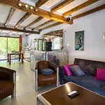 Pet Friendly In Clavette