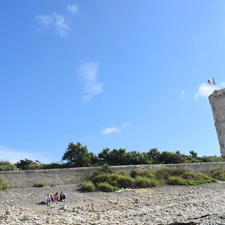 Semesterbostad Gorgeous In Clavette