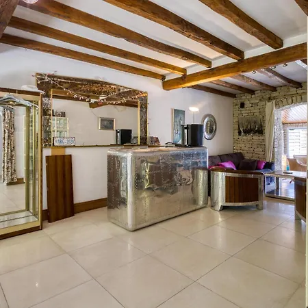 Gorgeous In Clavette