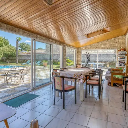 Nice Home In Clavette * Clavette